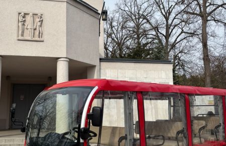 Darmowa usługa przewozu meleksem po cmentarzu Osobowickim