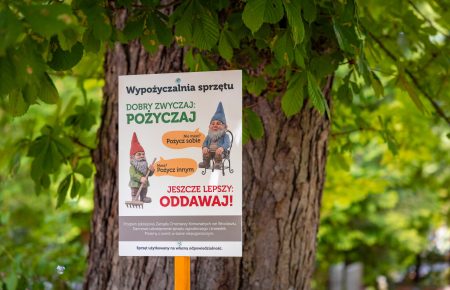 Wypożyczalnia narzędzi do porządkowania grobów